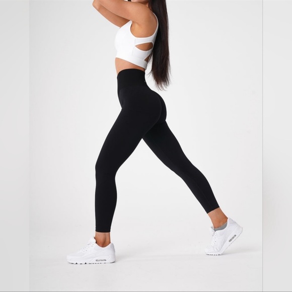 NVGTN Pants - NVGTN Black solid seamless leggings size small